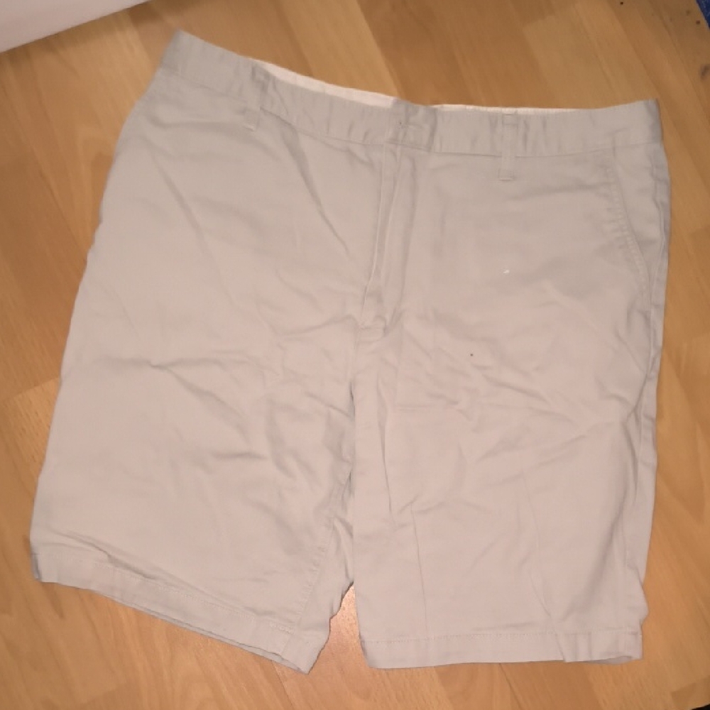 Dockers | Men's Gray Flat Front Shorts